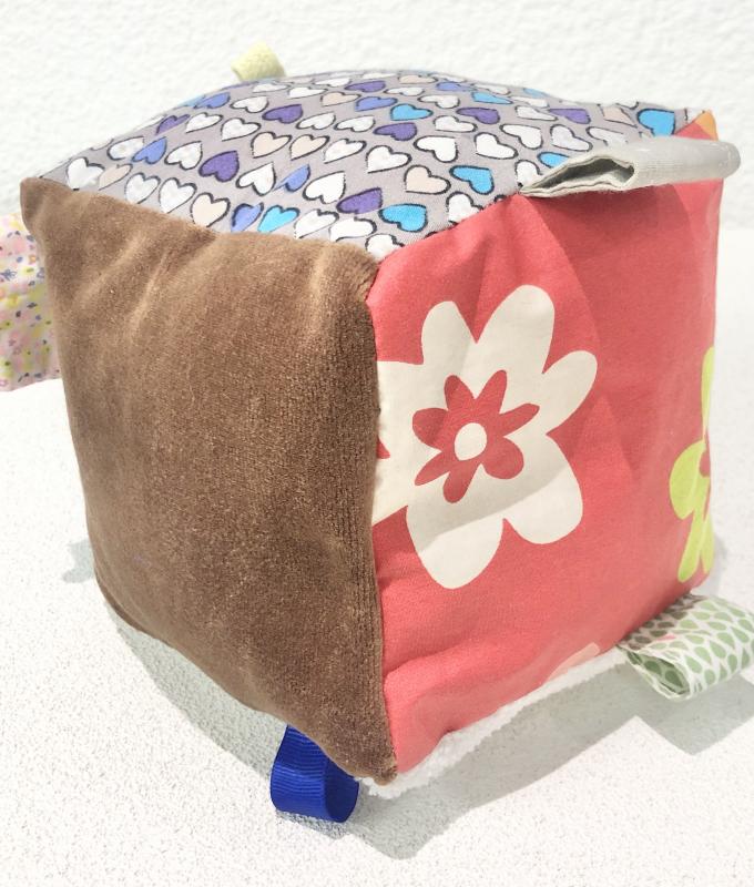 CUBE D'ÉVEIL Troc&Mode kids